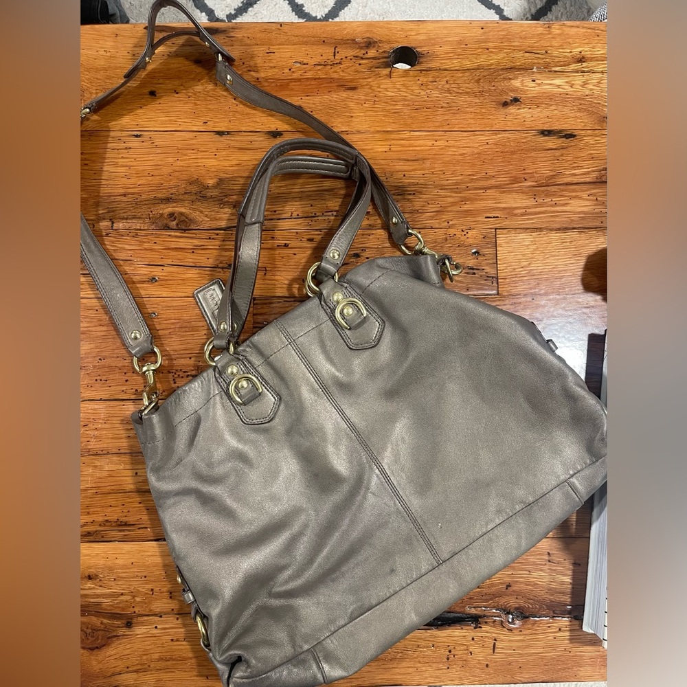 COACH medium size gold purse